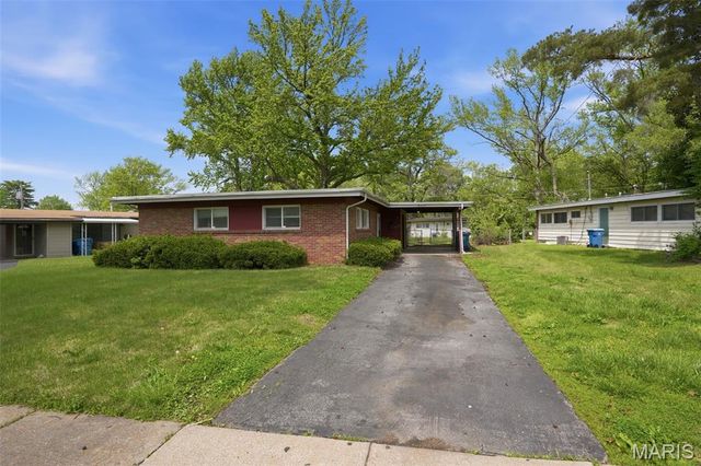 8513 Midwood Avenue, Allenton, MO 63134