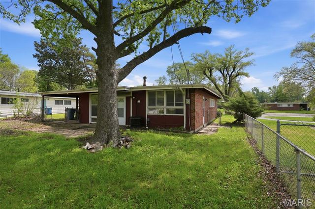 8513 Midwood Avenue, Allenton, MO 63134