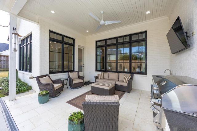 2235 Brentwood Dr, Baton Rouge, LA 70809