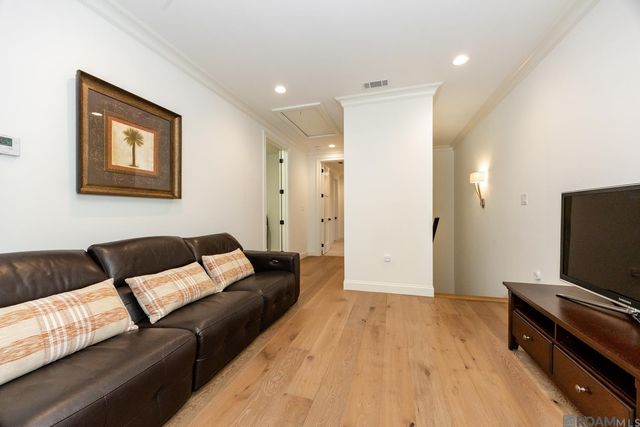 2235 Brentwood Dr, Baton Rouge, LA 70809