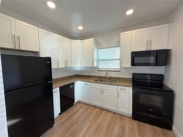 403 SE AVENUE J SE, Winter Haven, FL 33880