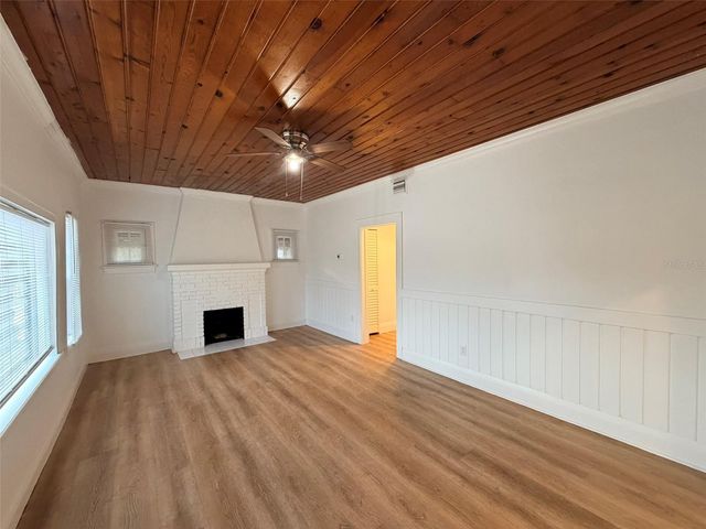 403 SE AVENUE J SE, Winter Haven, FL 33880