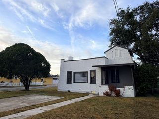 403 SE AVENUE J SE, Winter Haven, FL 33880