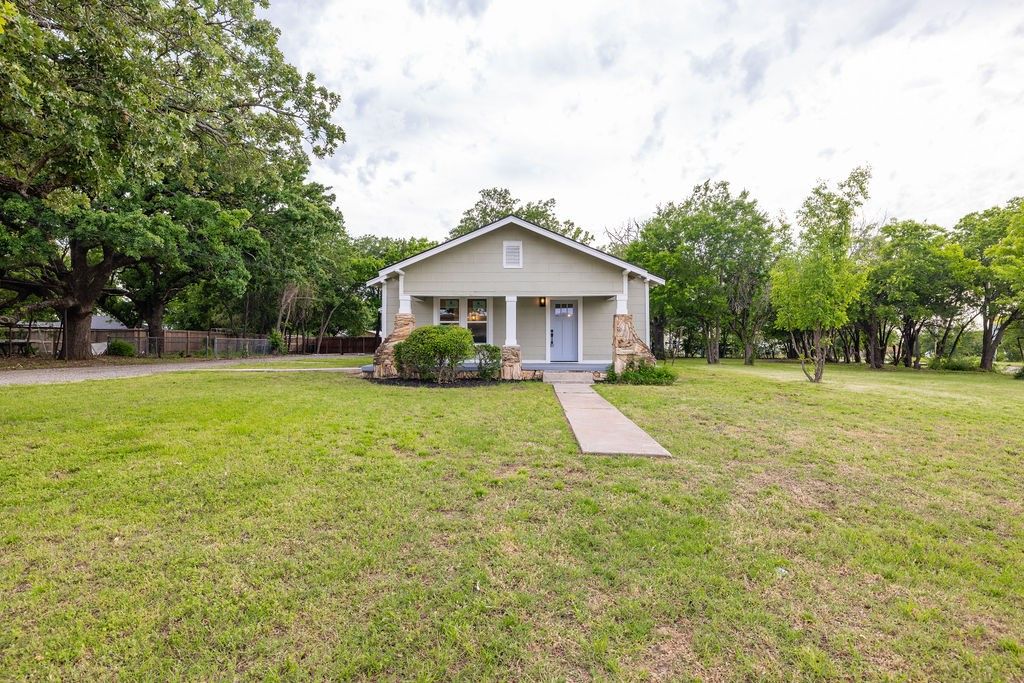 711 Fannin Street, Nocona, TX 76255