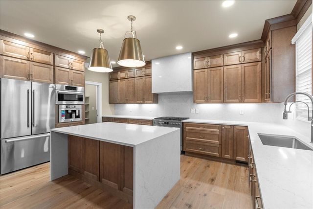 12566 Emerald Bay Drive, Soddy Daisy, TN 37379