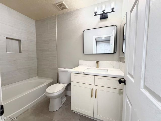 8469 Cavaricci Avenue, Las Vegas, NV 89129