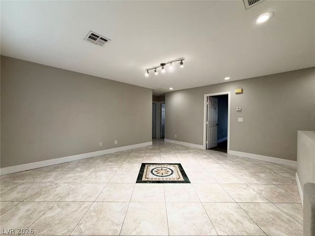 8469 Cavaricci Avenue, Las Vegas, NV 89129