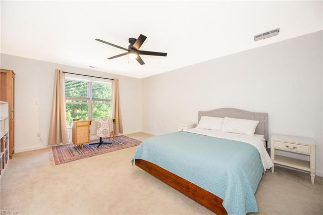 635 Foxgate Quarter DR, Chesapeake, VA 23322