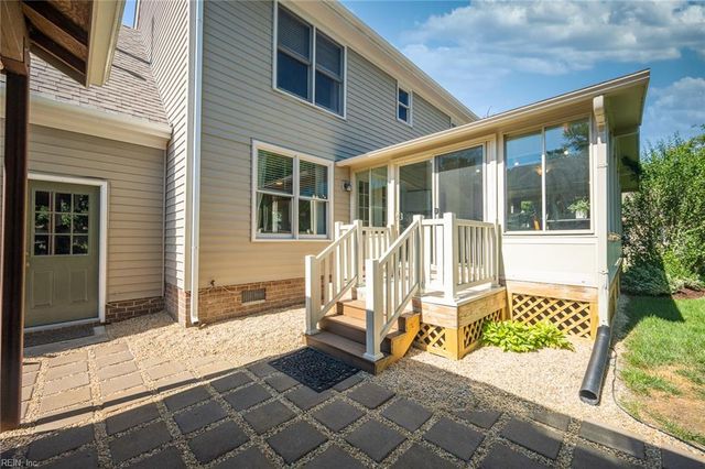 635 Foxgate Quarter DR, Chesapeake, VA 23322