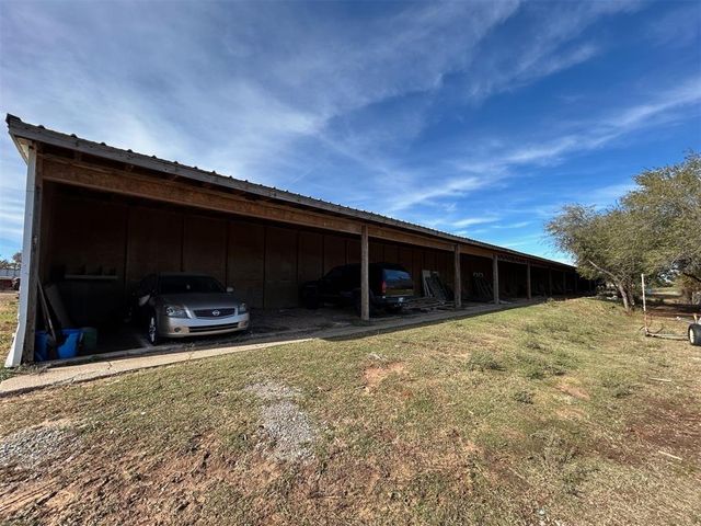 E Camp Drive, Guthrie, OK 73044