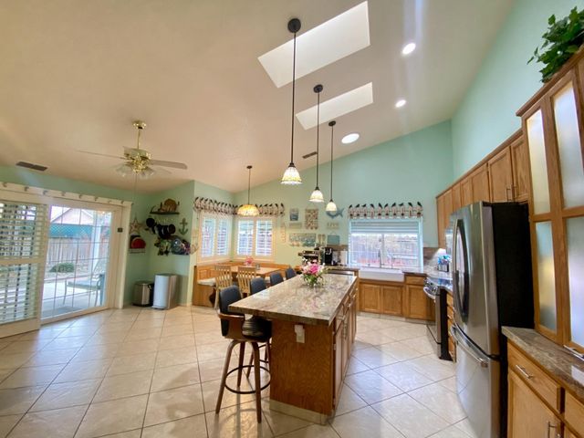 7505 Vixen Ct, Hughson, CA 95326