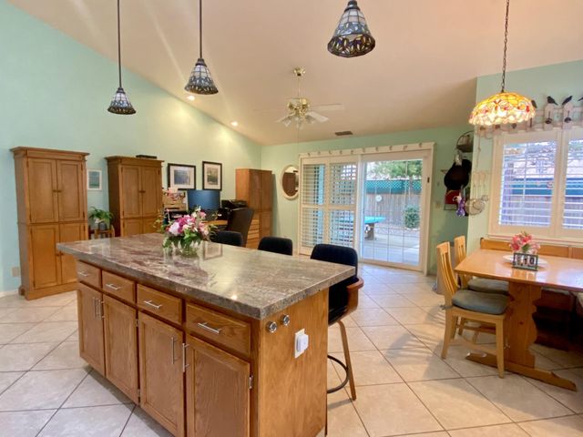 7505 Vixen Ct, Hughson, CA 95326