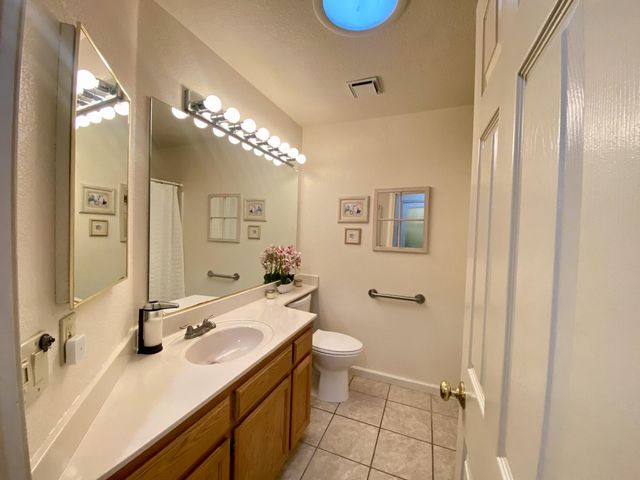 7505 Vixen Ct, Hughson, CA 95326