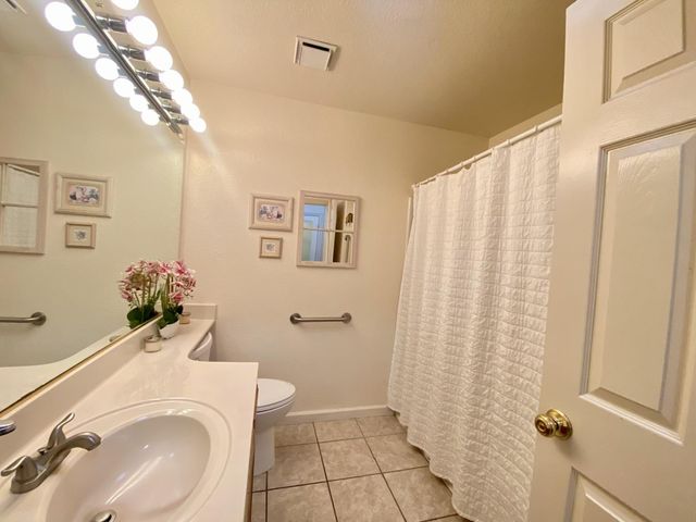 7505 Vixen Ct, Hughson, CA 95326