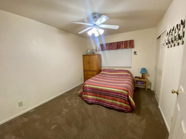 7505 Vixen Ct, Hughson, CA 95326