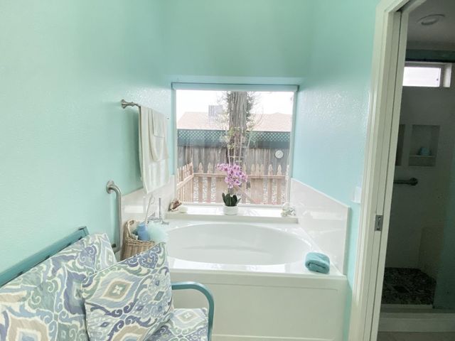 7505 Vixen Ct, Hughson, CA 95326