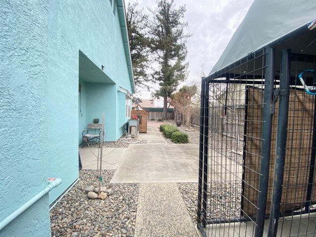 7505 Vixen Ct, Hughson, CA 95326