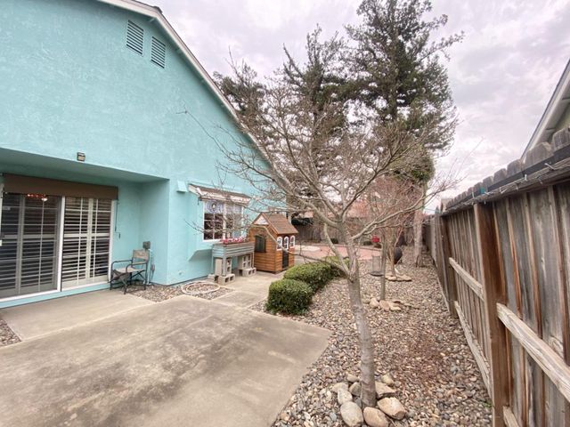 7505 Vixen Ct, Hughson, CA 95326