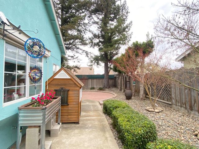 7505 Vixen Ct, Hughson, CA 95326