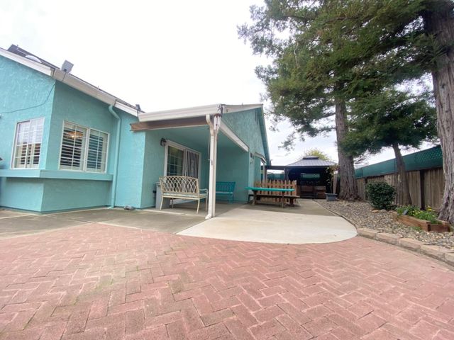 7505 Vixen Ct, Hughson, CA 95326