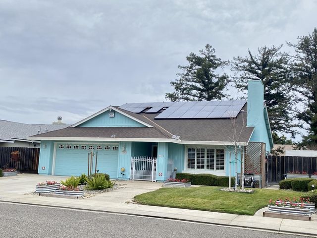 7505 Vixen Ct, Hughson, CA 95326