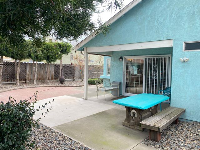 7505 Vixen Ct, Hughson, CA 95326