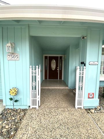 7505 Vixen Ct, Hughson, CA 95326