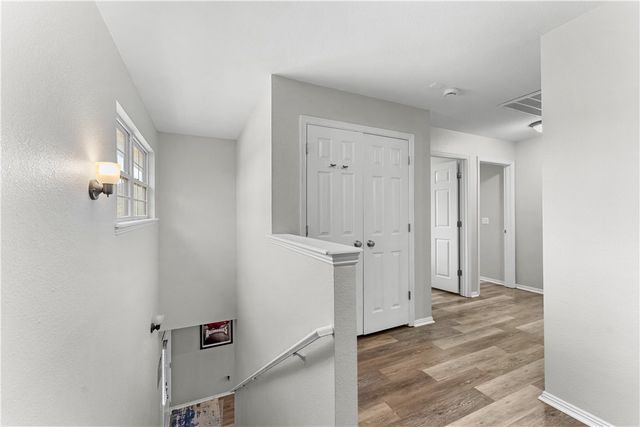 1630 Evening Shade Drive, Fayetteville, AR 72703