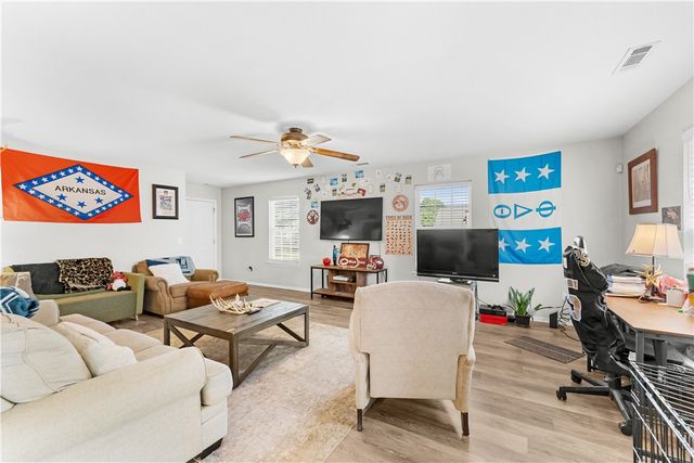 1630 Evening Shade Drive, Fayetteville, AR 72703