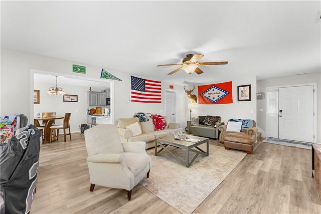 1630 Evening Shade Drive, Fayetteville, AR 72703