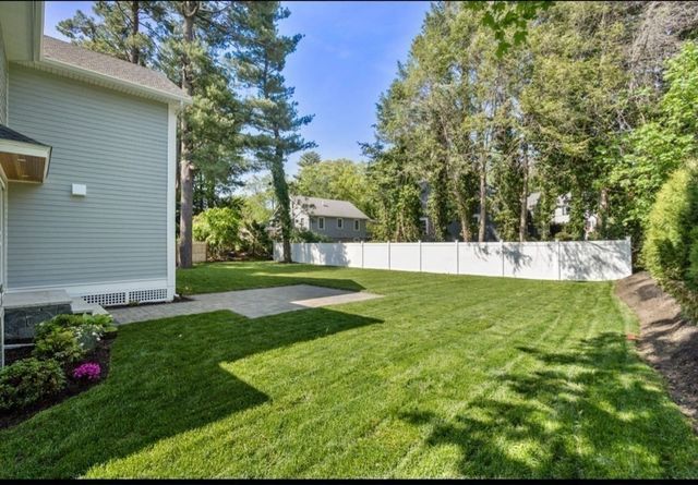 30 Asheville Rd, Newton, MA 02462