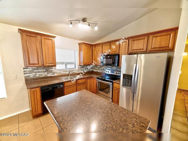 8433 S Gupta Drive, Tucson, AZ 85747