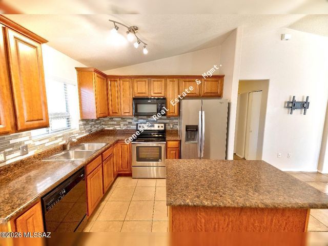 8433 S Gupta Drive, Tucson, AZ 85747