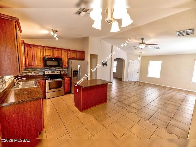 8433 S Gupta Drive, Tucson, AZ 85747