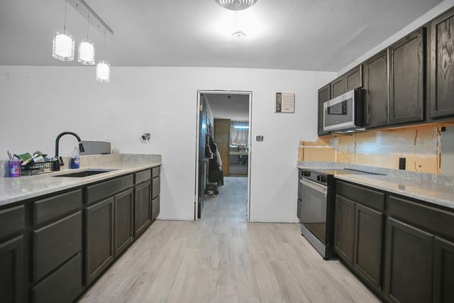 602 Duggan Avenue, Anton, TX 79313