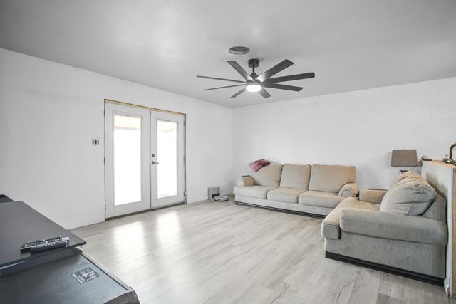 602 Duggan Avenue, Anton, TX 79313