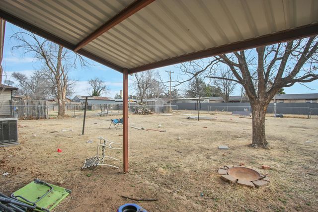 602 Duggan Avenue, Anton, TX 79313