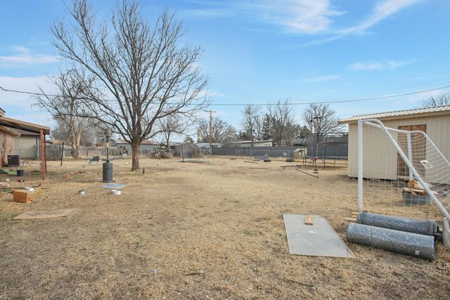 602 Duggan Avenue, Anton, TX 79313
