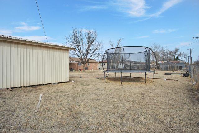 602 Duggan Avenue, Anton, TX 79313