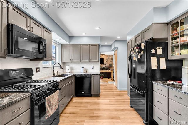 32829 Middleboro Street, Livonia, MI 48154