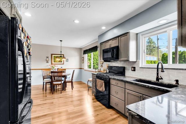 32829 Middleboro Street, Livonia, MI 48154
