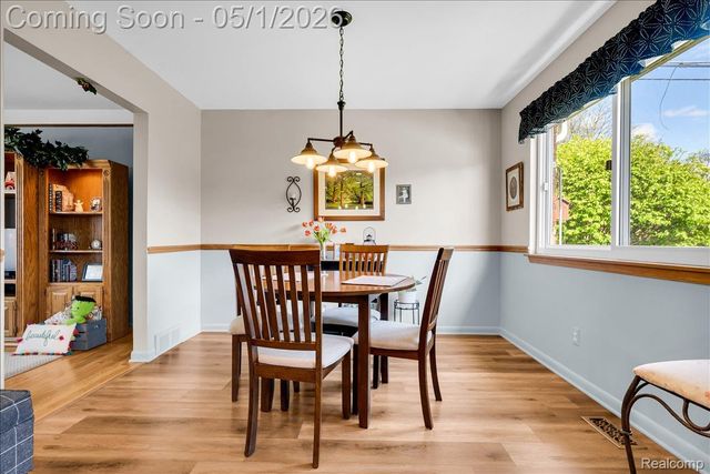32829 Middleboro Street, Livonia, MI 48154