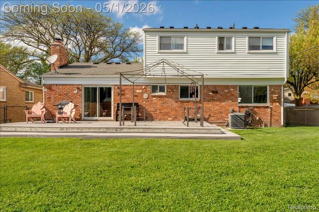 32829 Middleboro Street, Livonia, MI 48154