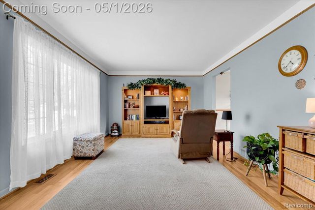 32829 Middleboro Street, Livonia, MI 48154