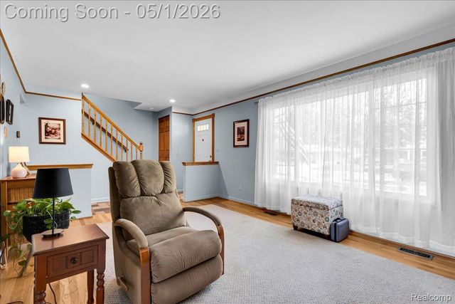 32829 Middleboro Street, Livonia, MI 48154