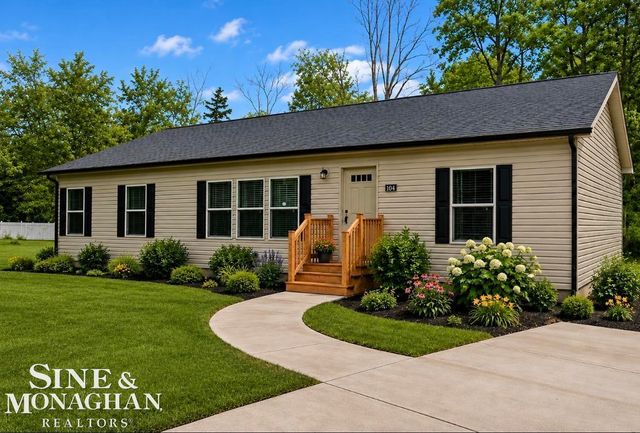 2060 Washington Street, Algonac, MI 48001