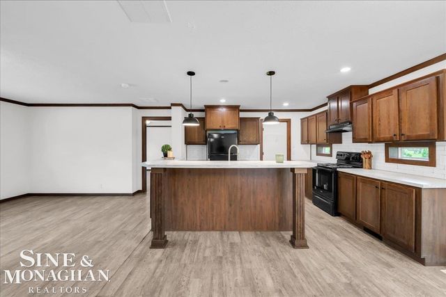 2060 Washington Street, Algonac, MI 48001