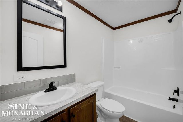 2060 Washington Street, Algonac, MI 48001