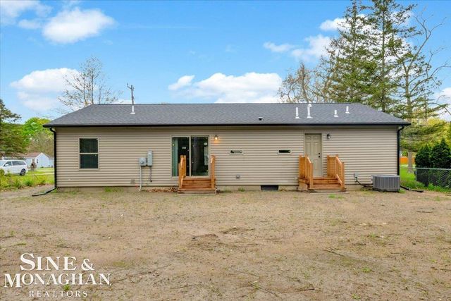 2060 Washington Street, Algonac, MI 48001
