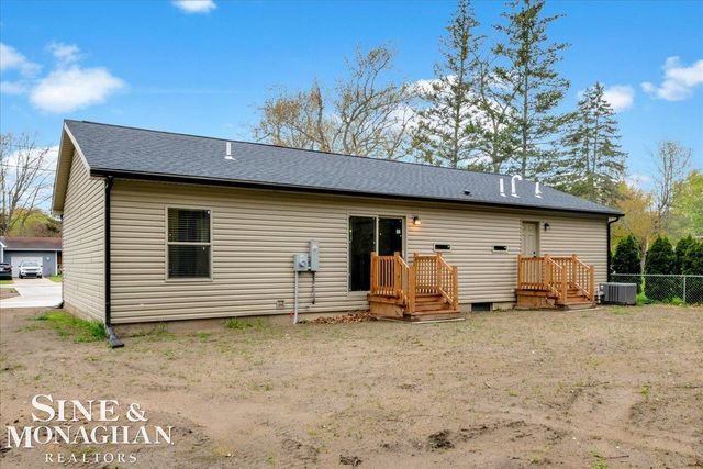 2060 Washington Street, Algonac, MI 48001
